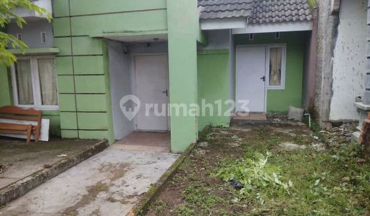 di Perumahan aston villa jambi