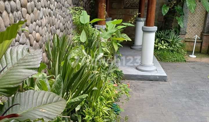 Rumah exclusive private pool pribadi Cluster Perancis Modernland