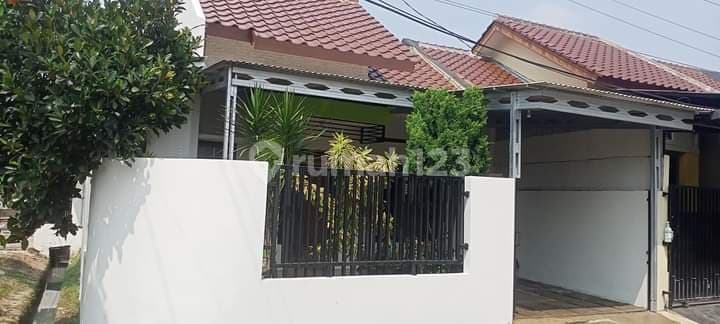 Rumah Rapih Siap Huni di Perumahan Simprug Poris Cipondoh