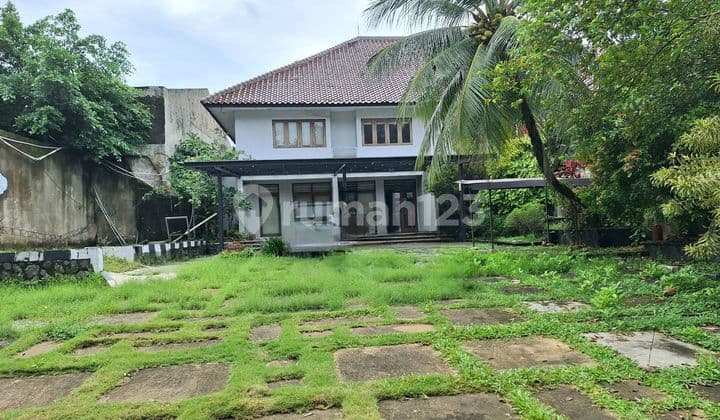 Rumah Eks Kantor di Jalan Utama Utama Tebet Cocok Juga untuk Resto