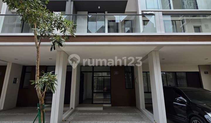 For Rent: PIK 2 House Size 4.5x10, 3 Floors, 3 Bedrooms, 65 Million/Year!