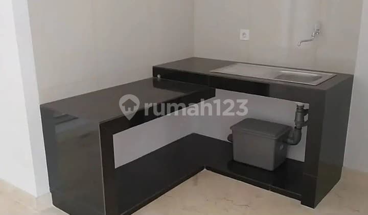 Disewakan Rumah Golf Island PIK Ukuran 8x15 ada 4 AC 160Jt/Tahun