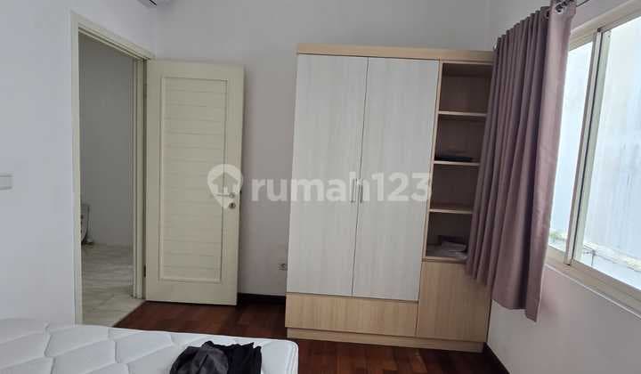 Disewakan Rumah Crown Golf Pik Uk 8X24 Ada 4 Kamar Semi Furnsih!!
