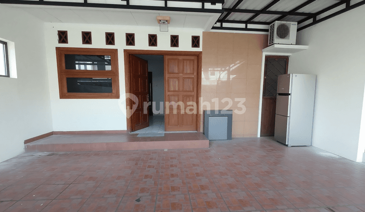 Bona Indah Lebak Bulus, 3 Rooms, price 100 million/year