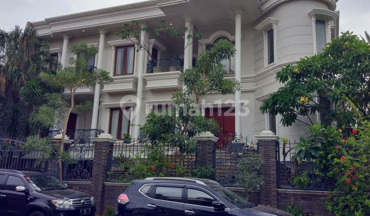 La.552 Mi.548,eb.407 Luxurious Fully Furnished House in Kelapa Gading