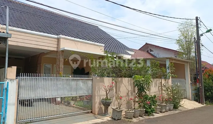La.1066 Turun Harga Dijual Cepat Rumah Ada Taman Siap Huni Komplek Bina Marga Nego