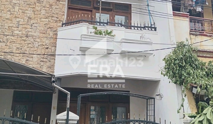 *Dijual Rumah 2 Lantai Cantik & Kukuh di Komp.perumahan Abadi, Duren Sawit, Jaktim*