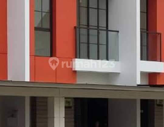 Dijual Rumah Turun Harga Murah 2 Lantai di Green Village
