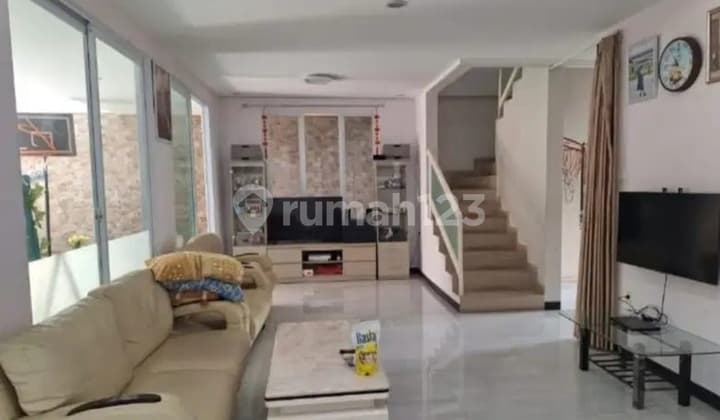 Di Jual Rumah di Taman Palem Lestari. Jakarta Barat