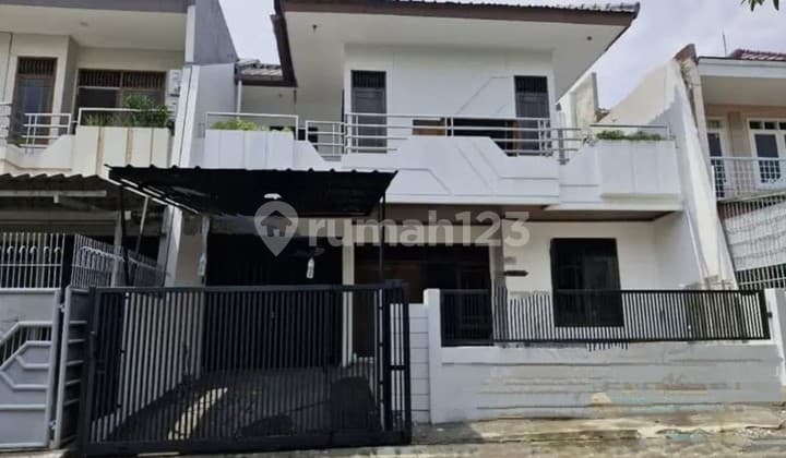 Di Jual Rumah Di Taman Kebon Jeruk. Intercon. Jakarta Barat