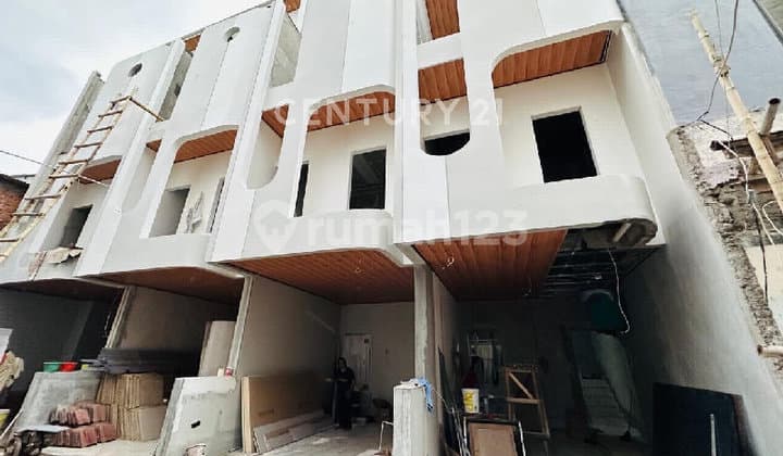 Rumah Premium Lokasi Fantastis Utan Kayu Dekat Pramuka Jakarta