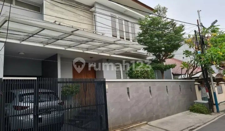 Rumah Cantik di Kawasan Elit Cempaka Putih Tengah