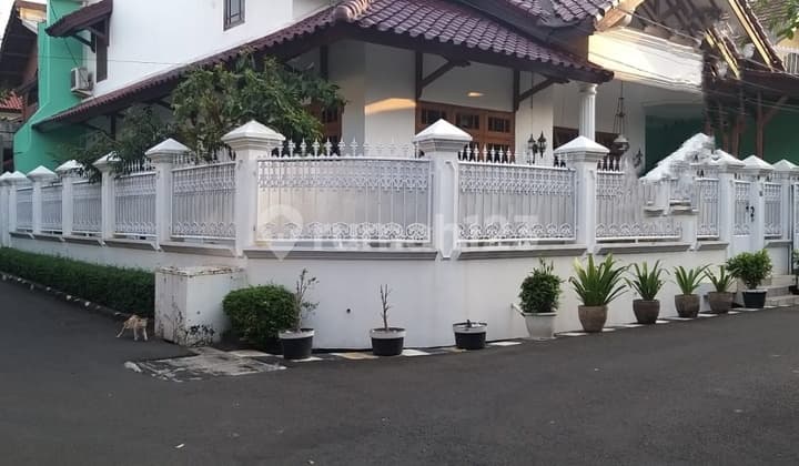 Rumah Bagus Di Hook Dalam Komplek Di Rawamangun