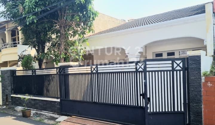Rumah Hadap Timur Di Tebet Akses 2 Mobil