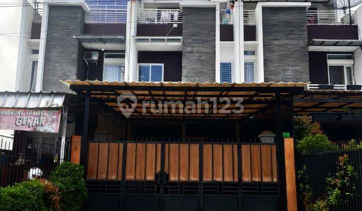 Rumah cantik minimalis di Cipinang