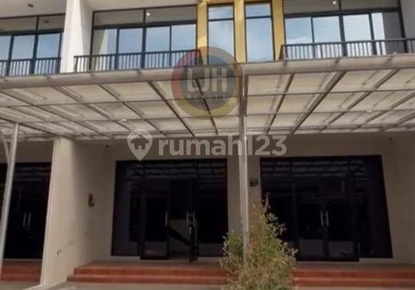 Ruko Gandeng 3 Lantai Furnished di Street Sedayu, Kelapa Gading