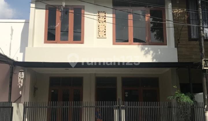 Pondok Indah 2.5-Story House. Wide Road