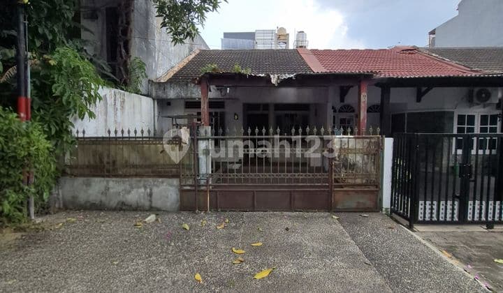 House in Lebak Bulus Area