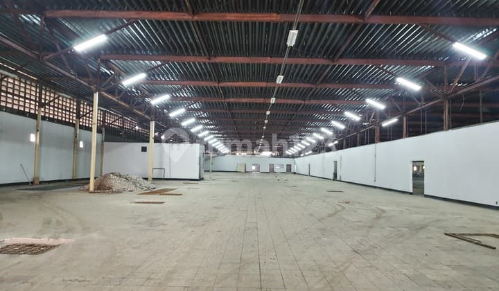 Warehouse for rent from 1000 to 7000 size.