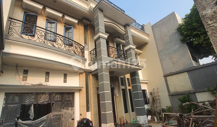 Ruang Usaha 462 m SHM Bagus di Kedoya Raya