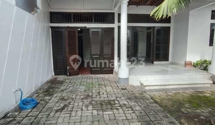 For Rent 2nd Floor House Location East Denpasar Near Living Word