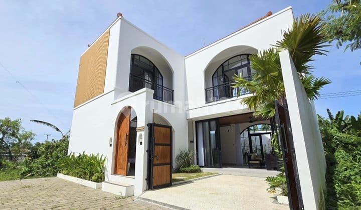 Modern Villa Siap Huni Sangat Dekat Ke Canggu