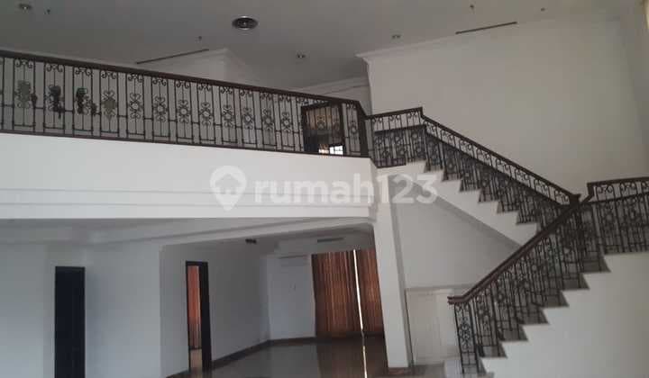 Dijual Kusuma Candra Penthouse. Scbd. 4Br. 358M. Harga 8M.