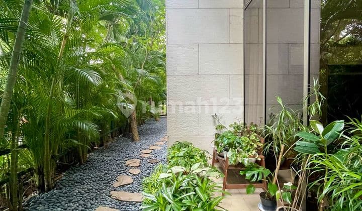 APT THE PAKUBUWONO SPRING, LANGKA, 440m2. 4BR. Harga 18,5M