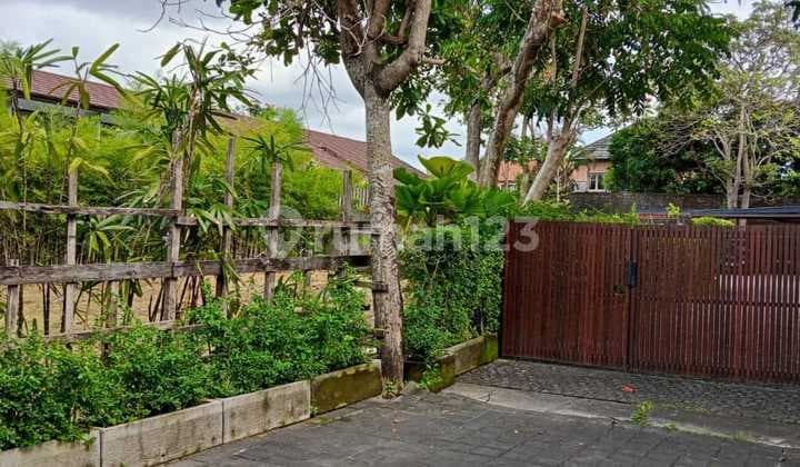 Dijual Tanah Murah Di Cendrawasih Petitenget. Lt 150m2. Harga 2,1 Milyar Per Are
