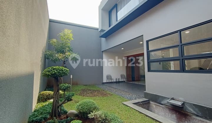 Rumah Mewah Modern Siap Huni Area Batununggal Bandung - Halaman Luas & Layout Nyaman
