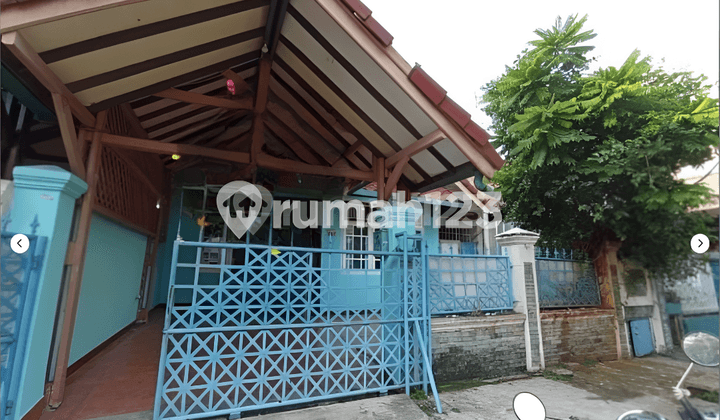 Affordable House Facing Park for Sale in Banjar Wijaya