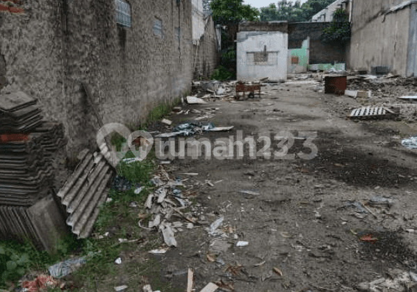 *For Rent: Land Adjacent to Alam Sutera Serpong*
Land Area: 500m² (11×44m)
Building Area: 60m²
Hardened Floor, New Building Demolished
Suitable for Workshop, Warehouse, etc.
Wide Front Road
Price: 150 million/year. Minimum Lease 3 Years (Serious? Negotiable Until Deal)
*Contact*