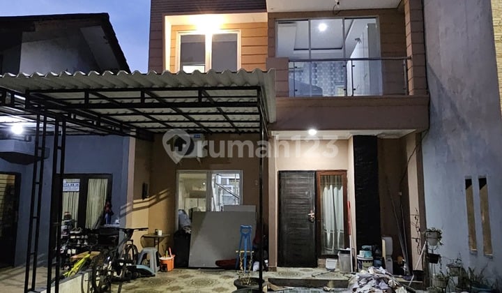 Disewa Rumah Fully Furnished 2 Lantai Cluster Nirwana Modernland