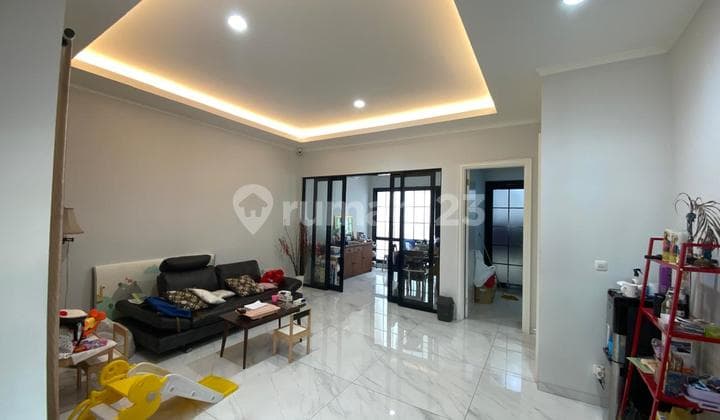 Bebas Banjir, Rumah, 3 Lantai, PPJB, Dekat Pusat Perbelanjaan, Siap Huni