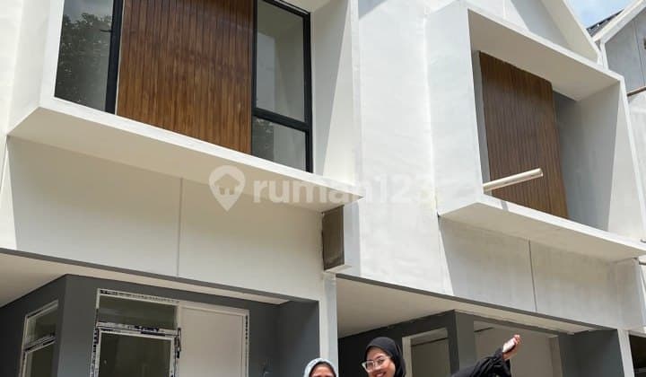 RUMAH 2 LANTAI ISTIMEWA BERHADIAH LOGAM MULIA