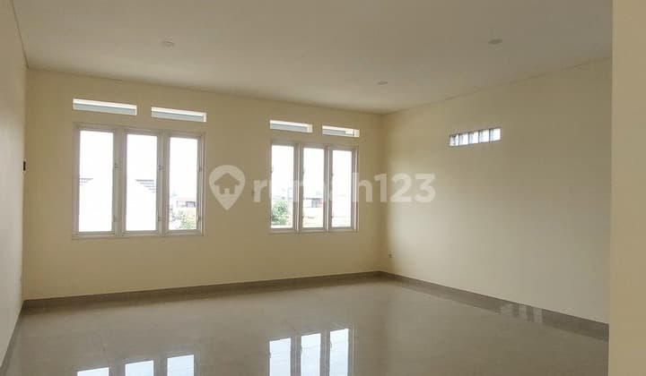 Rumah Baru di Singgasana Pradana Bandung