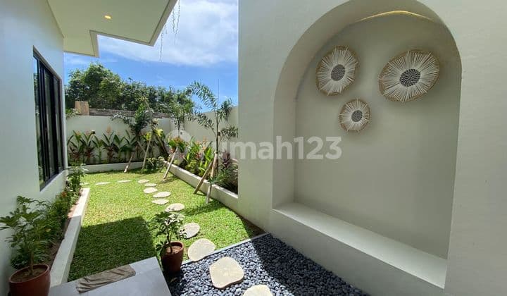 Hot Sale!! Available For Sale 2 Units of Brand New Modern Santorini Villas, in Badung Bali