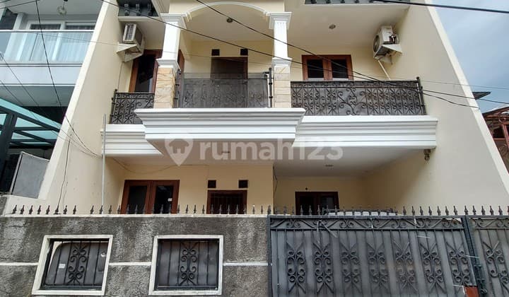 Rumah di Kayu Putih, Pulo Gadung, Jakarta Timur