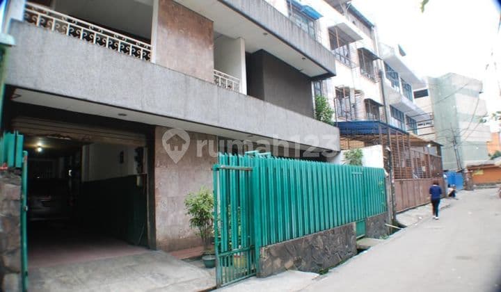 House for boarding in strategic Batu Ceper, Central Jakarta