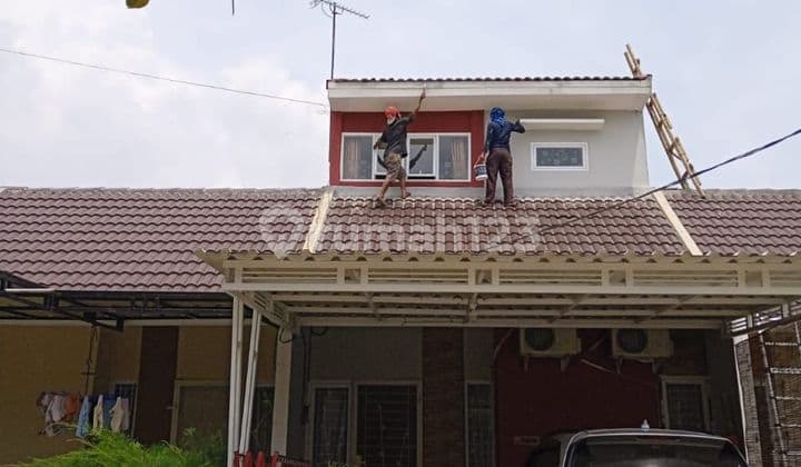 Rumah 1,5 lantai di Mutiara Gading City Sudah Renovasi SHM