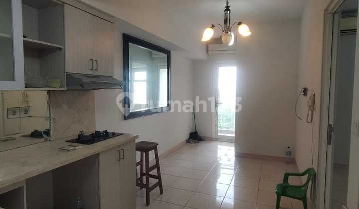 Apartemen Summarecon Tower Azolla 2 Kamar Tidur Semi Furnished