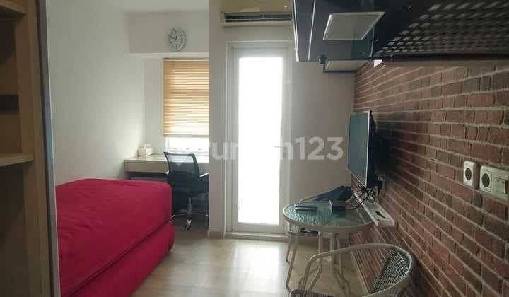 Apartemen Springlake Summarecon Tower Azolla Lantai Rendah