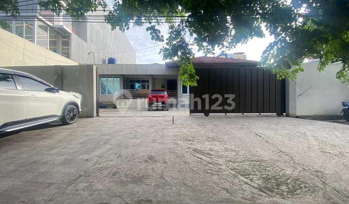 Rumah Luas Bisa Dijadikan Tempat Usaha di Jatimekar Jatiasih Bekasi