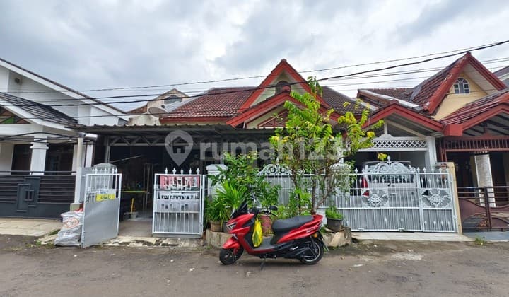 Dijual Rumah Luas 2 Lantai Siap Huni Dekat Mall dan Tol di Galaxy Bekasi