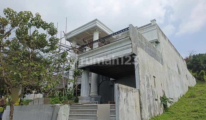 Dijual Rumah Bali Hill di Sentul City
