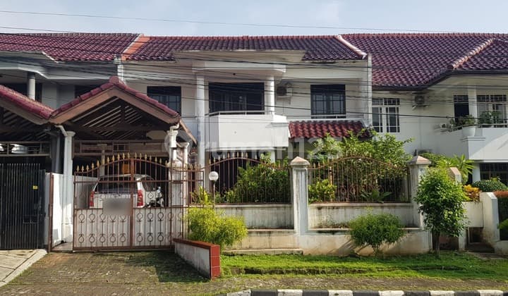 Rumah 2 Lantai di Taman Yasmin Sektor 1