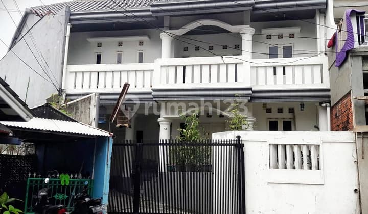Rumah 2 Lantai di Jl Drupada Indraprasta