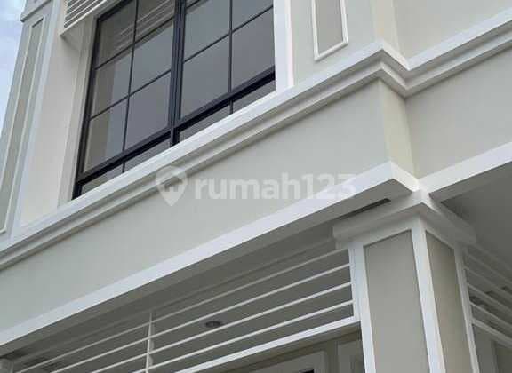 Rumah di Cluster Citrine Lavon 2 Tangerang