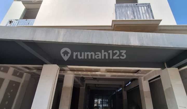 Hotel 3 Lantai di Jl Ibrahim Aji Loji Bogor Barat