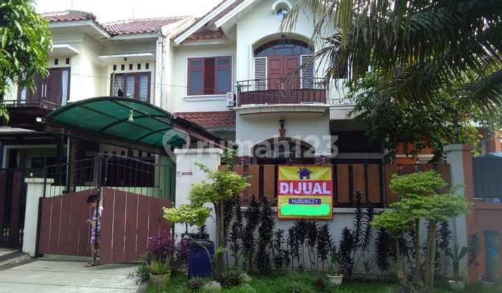 The house in Telaga Kahuripan, Bukit Indraprasta Kemang.